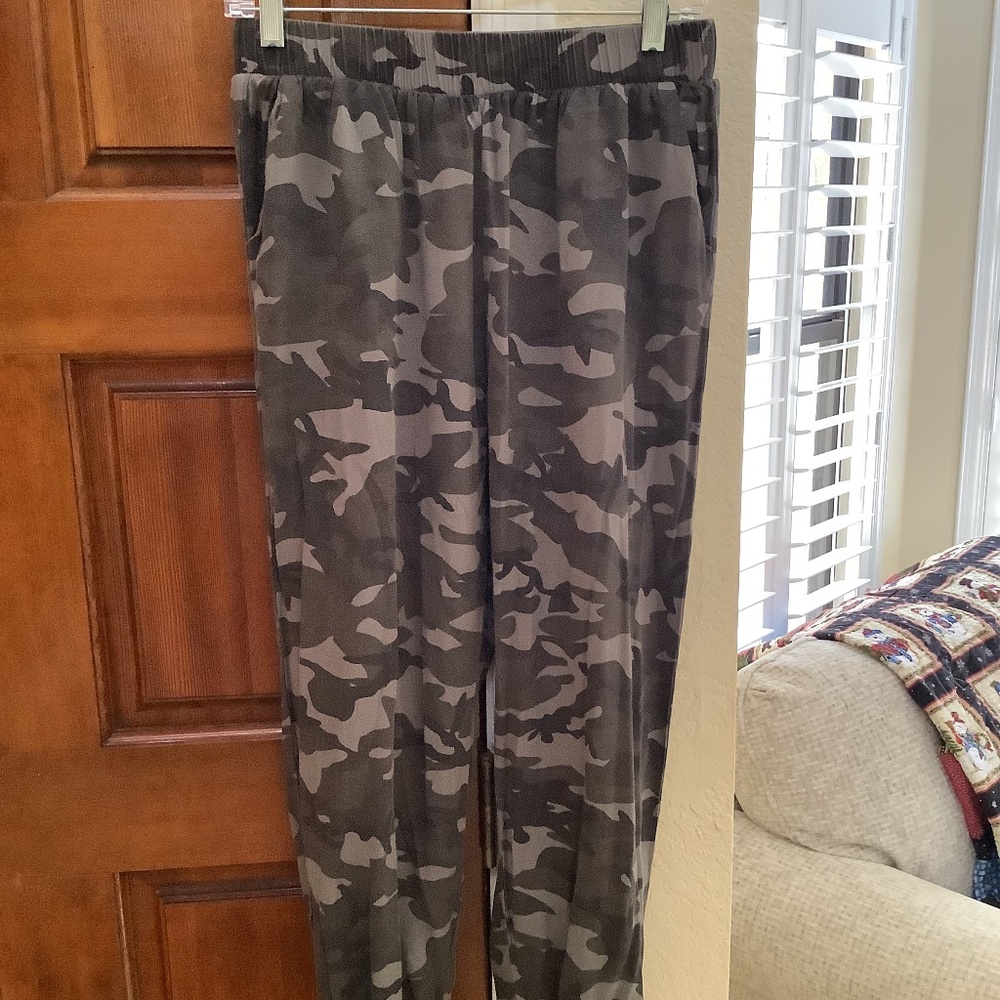 Women Camo Joggers